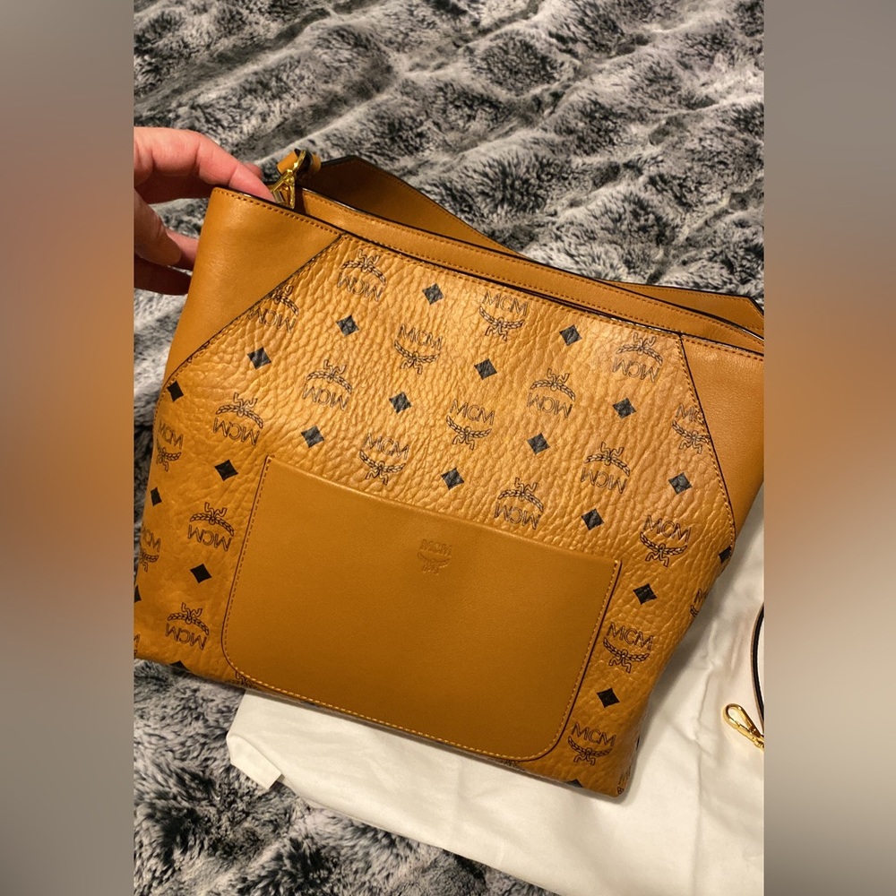 MCM - Picture 2 of 9